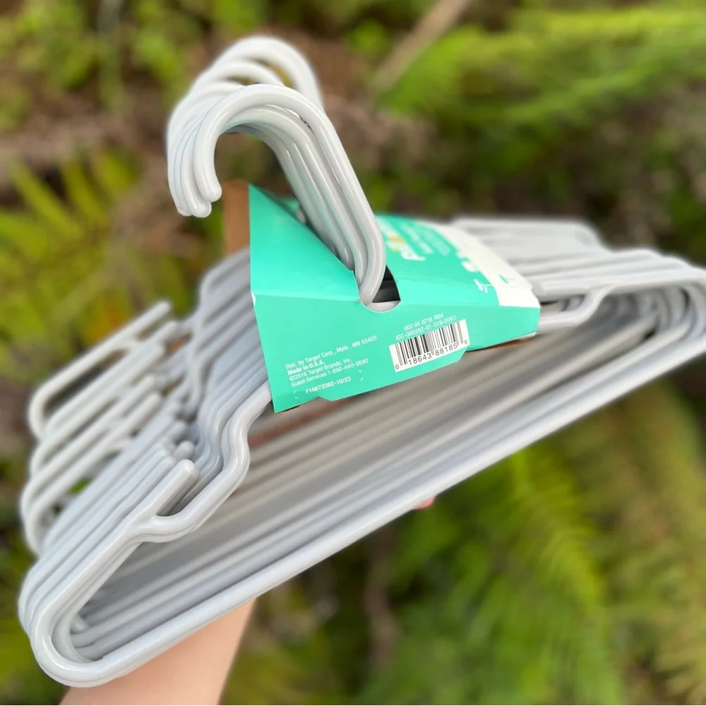 NWT Pillowfort Kids’ Hangers 18 Count